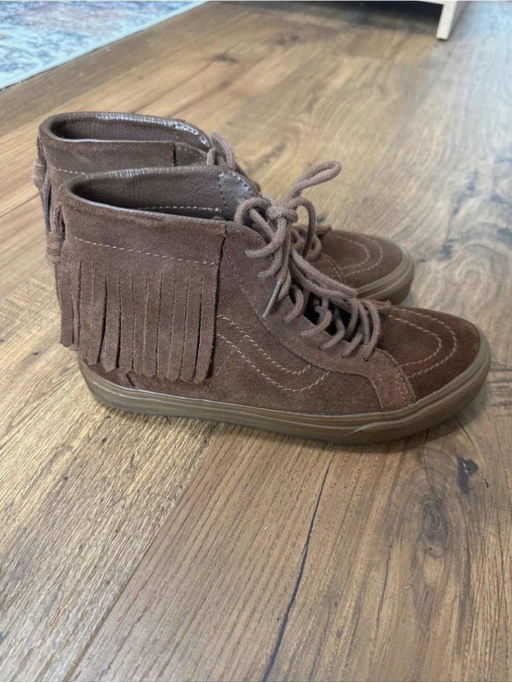 Vans Women’s Brown Suede Fringe Lace-Up High Top Shoes size 6